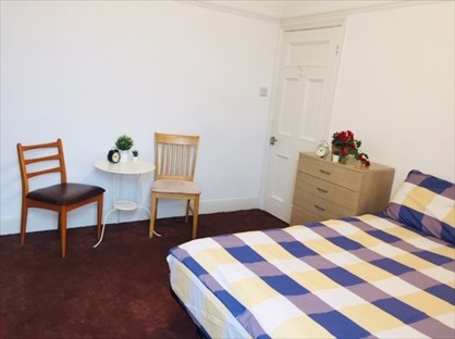 Room in a Shared House, Bowes Road, N13