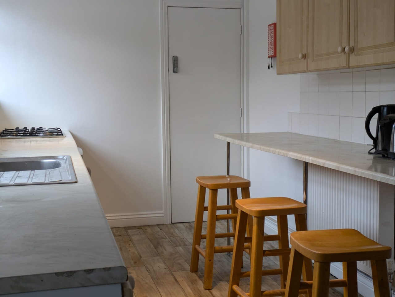 1 Bed Flat, London, CV5 photo 3