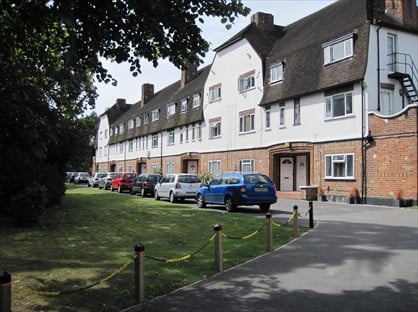 1 Bed Flat, Park Road, UB8