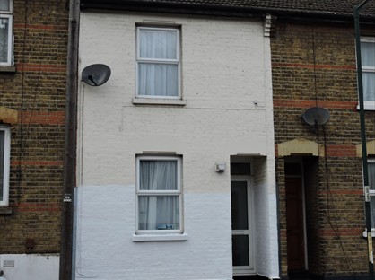 2 Bed Terraced House, Castle Road, ME4