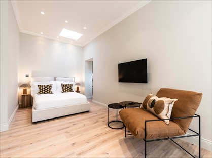 1 Bed Flat, Heath Road, TW1