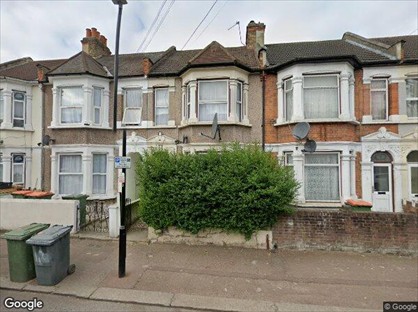 2 Bed Flat, Thackeray Road, E6