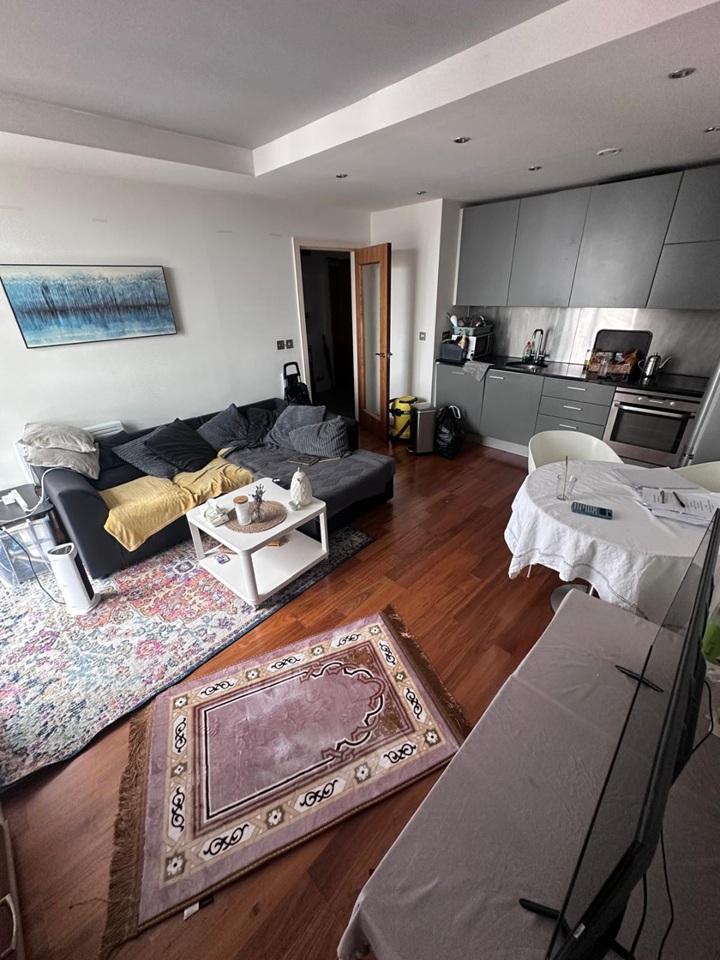 1 Bed Flat, Admiral House, CF24, N1 7GU