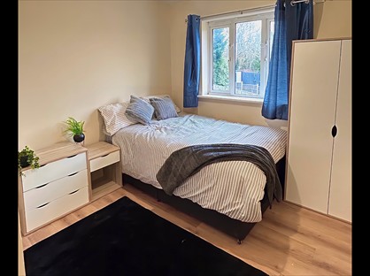 5 Bed Terraced House, Grazebrook Croft, B32