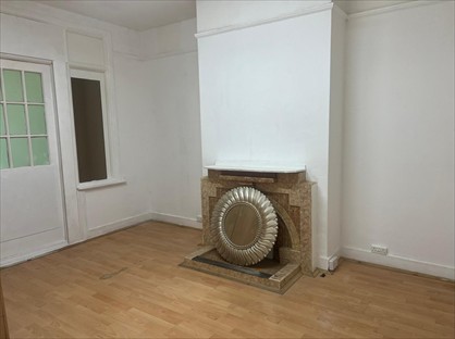 3 Bed Terraced House, Oaklands Avenue, CR7
