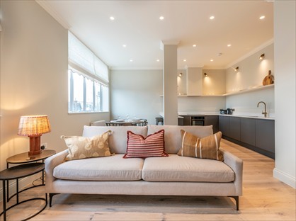 2 Bed Flat, Heath Road, TW1