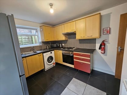 4 Bed Terraced House, Queen Street, CF37