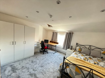 Room in a Shared House, Wellington Street, GL1