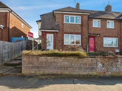 3 Bed Semi-Detached House, Kings Way, HR1