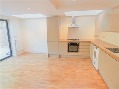 3 Bed Flat, Ondine Rd, SE15