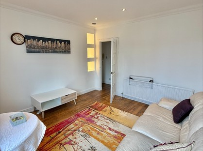 2 Bed Flat, Esslemont Avenue, AB25