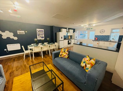 Room in a Shared House, Brompton, OL4