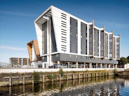 1 Bed Flat, The Decks, WA7