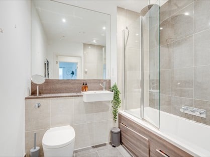 2 Bed Flat, London, SW11