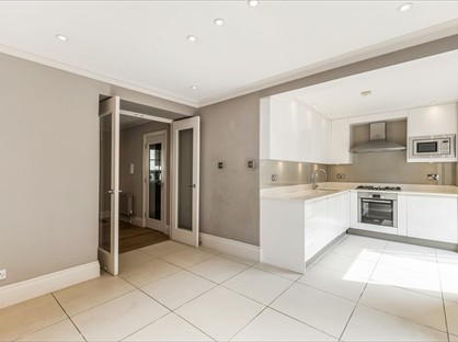3 Bed Semi-Detached House, Hollywood Road, SW10