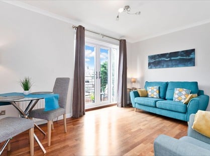 2 Bed Flat, Allan Court, FK3