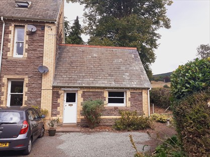 2 Bed Flat, Windsor Road, NP7