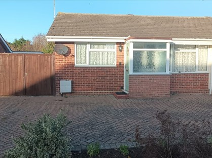 2 Bed Bungalow, Longfield Road, CM3