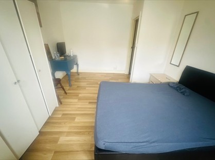 Room in a Shared House, Desford Way, TW15