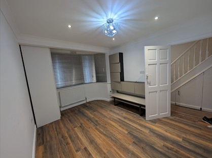 Room in a Shared House, Thurlow Gardens, IG6