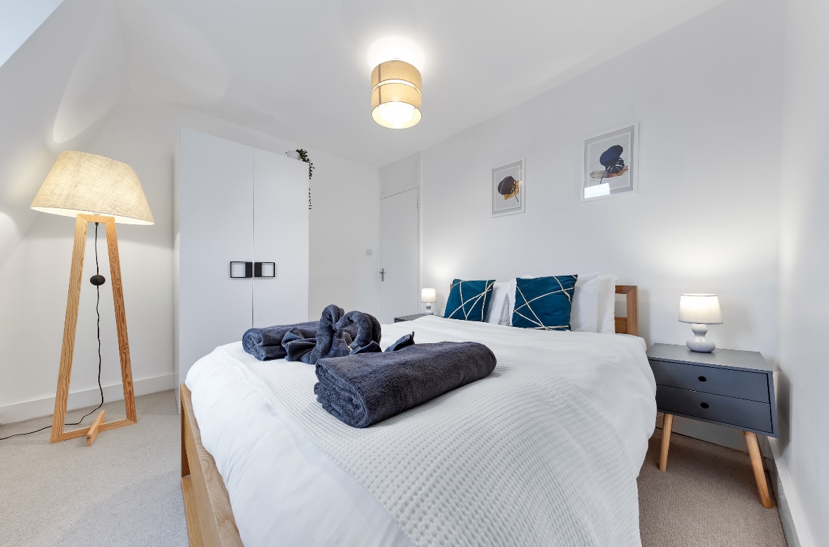 Additional image 3 of 2 Bed Flat, Sinclair Road, W14, N1 7GU