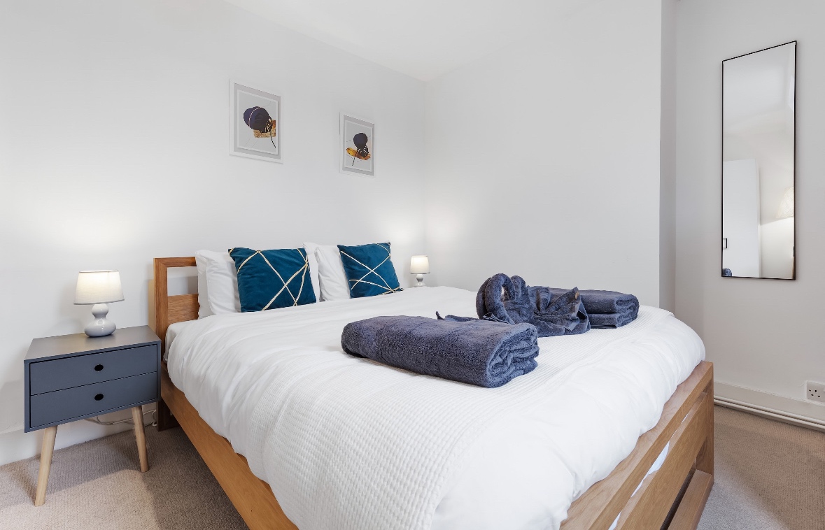 Additional image 5 of 2 Bed Flat, Sinclair Road, W14, N1 7GU