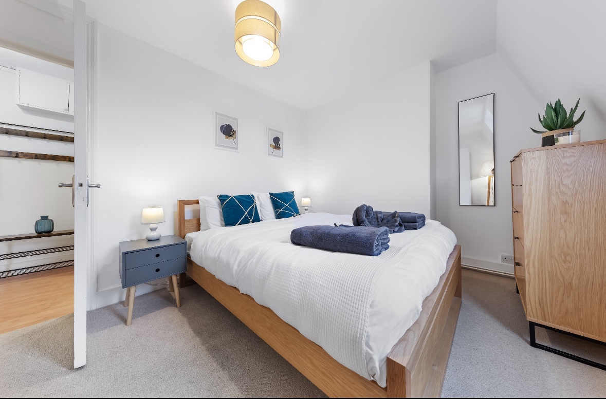 Additional image 6 of 2 Bed Flat, Sinclair Road, W14, N1 7GU