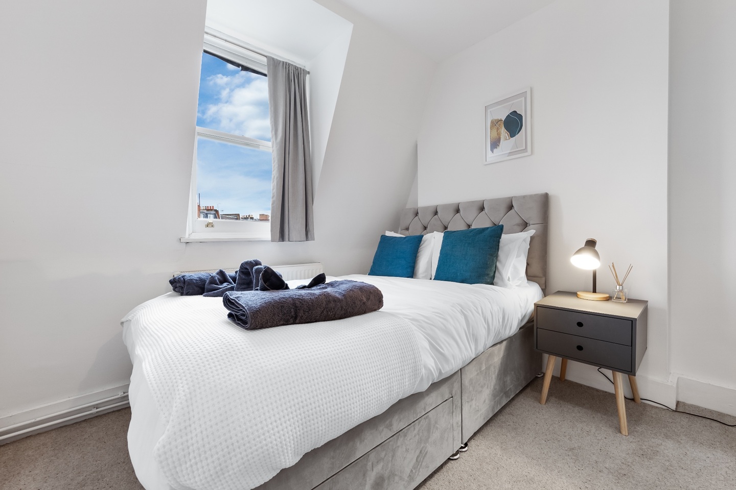 Additional image 9 of 2 Bed Flat, Sinclair Road, W14, N1 7GU