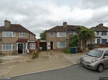 Room in a Shared House, The Highway, HA7