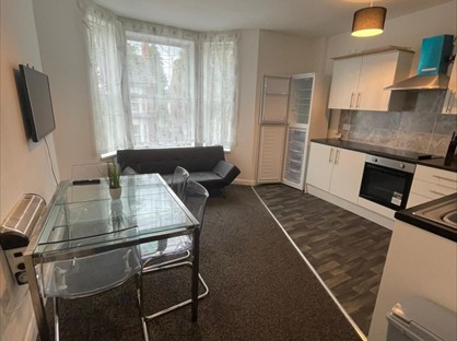 2 Bed Flat, Plane Street, HU3
