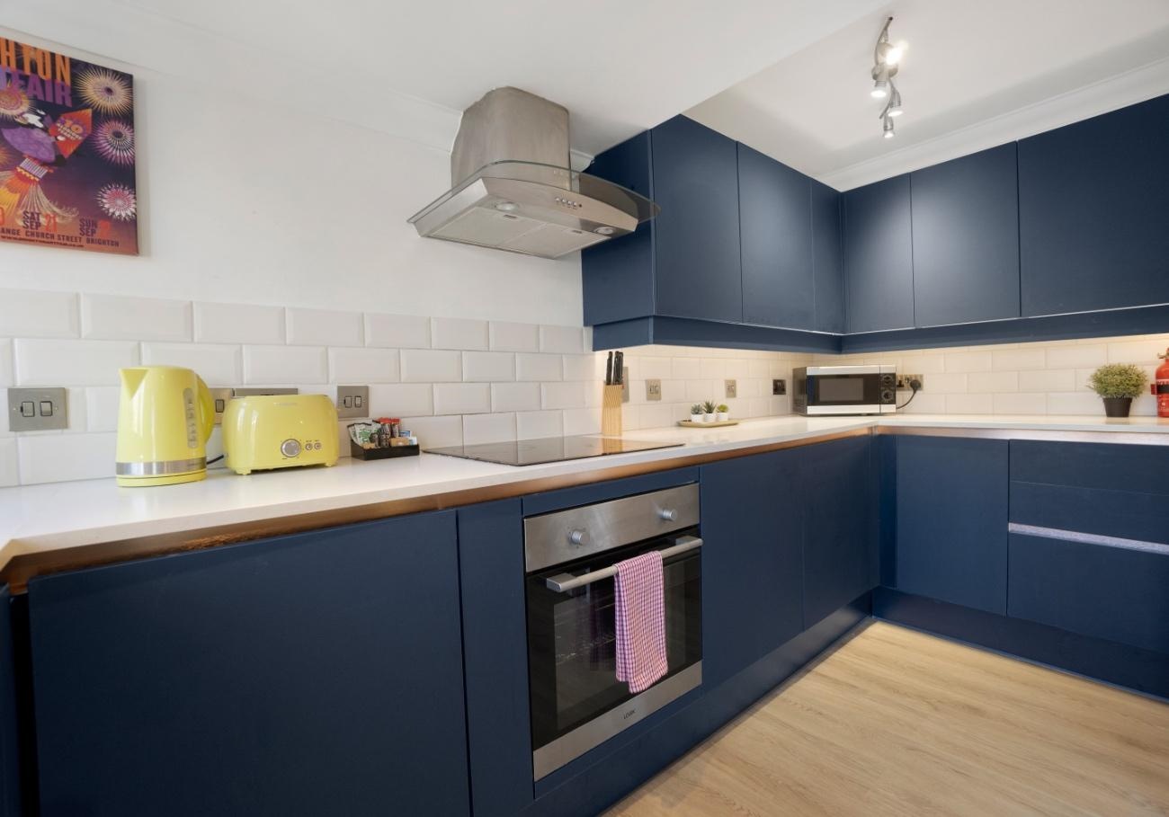 2 Bed Flat, Brunswick Fab Pad, BN3 photo 2