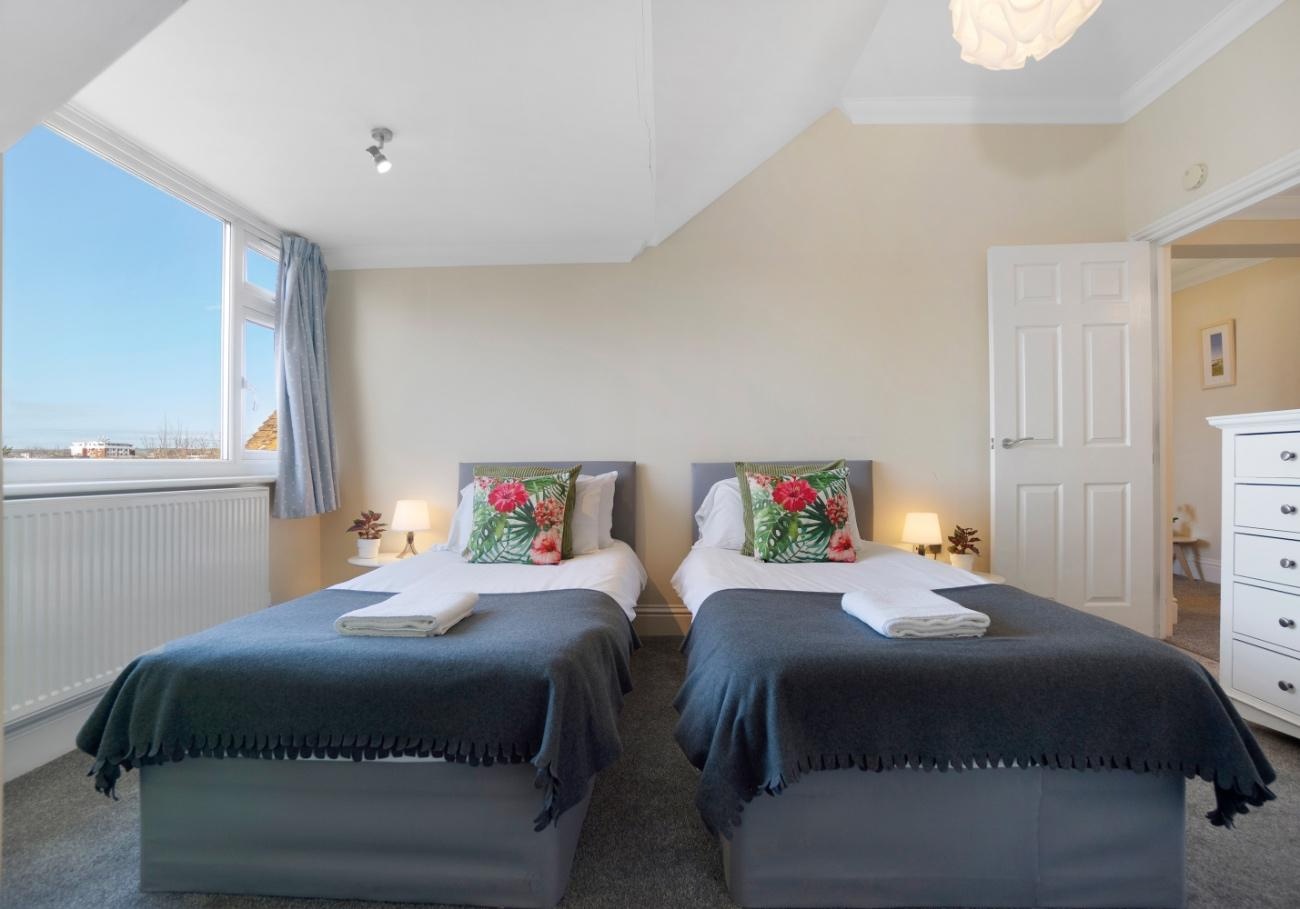 2 Bed Flat, Brunswick Fab Pad, BN3 photo 4