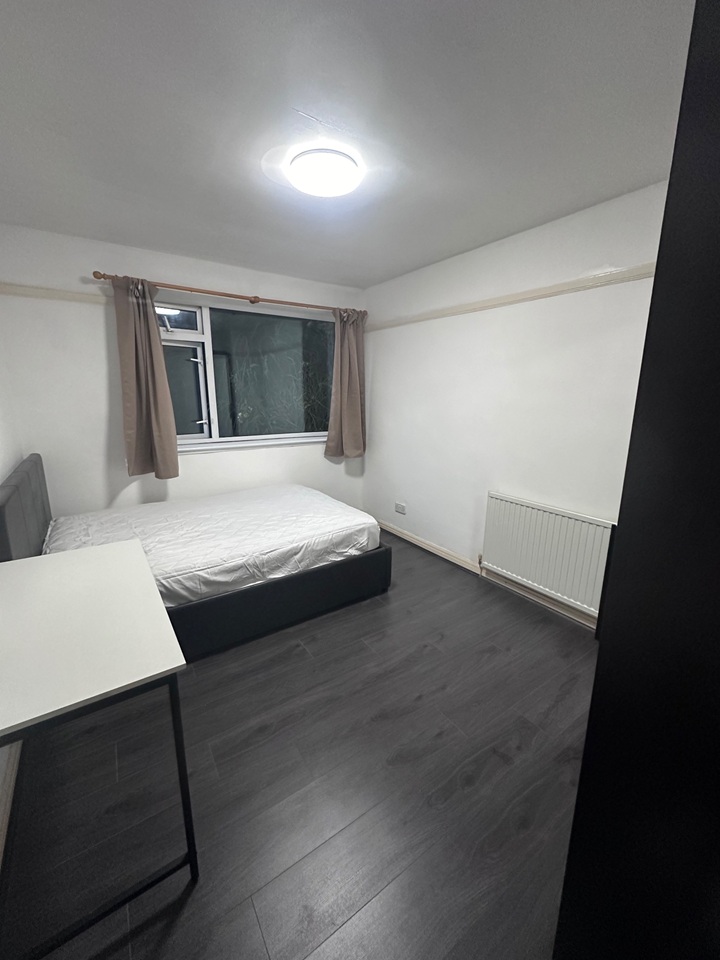 Room in a Shared Flat, Heneage Place, B7 photo 5