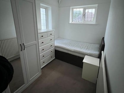 Room in a Shared House, The Roystons, KT5