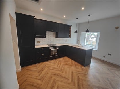 1 Bed Flat, Market Place, BA9