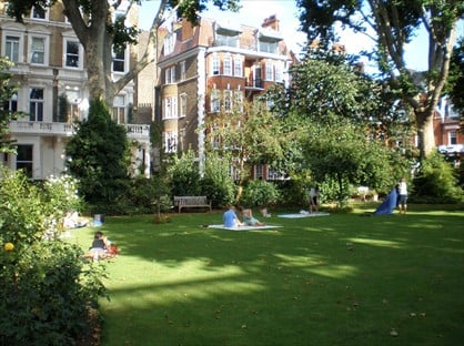 Studio Flat, Earls Court Gardens, SW5