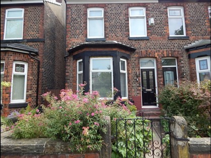 3 Bed Semi-Detached House, New Lane, M30