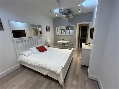 Studio Flat, Harrow Road, W9