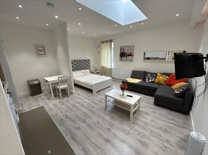 Studio Flat, Harrow Road, W9