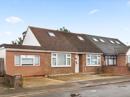 Studio Flat, Edward Way, TW15