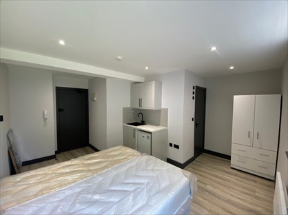 Studio Flat, Whitley Wood Road, RG2
