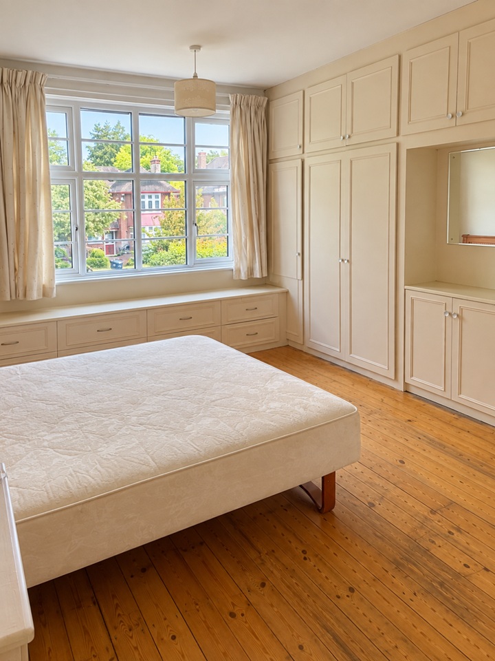 4 Bed Detached House, Gilbert Road, CB4 photo 4
