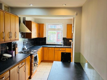 4 Bed Detached House, Albany Road, RM6