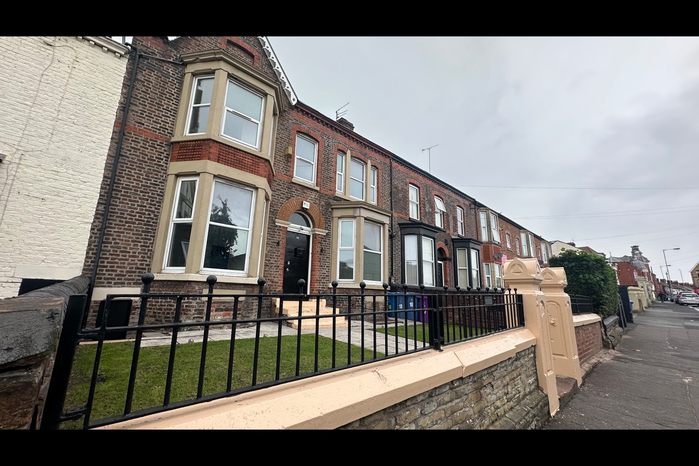 Room in a Shared House, Deane Road, L7 photo 2