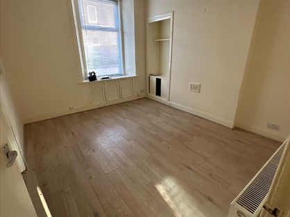 1 Bed Flat, Loudoun Road, KA16