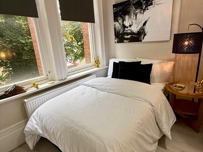 Studio Flat, Linden Mansions, N6
