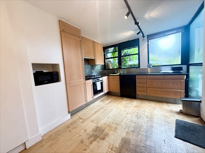 2 Bed Flat, Longleat House, SW1V