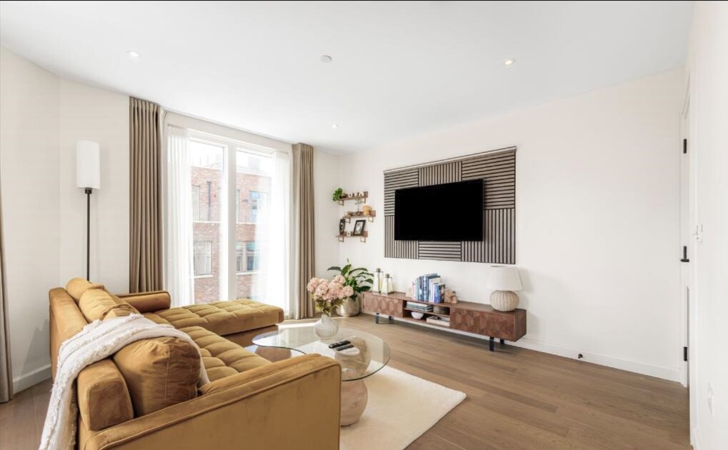2 Bed Flat, Liddell Place, NW6 photo 2
