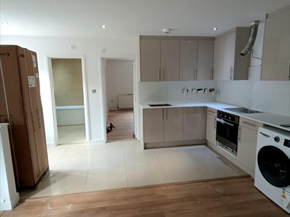 3 Bed Flat, French Street, TW16