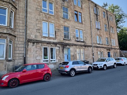 2 Bed Flat, Glen Avenue, PA14